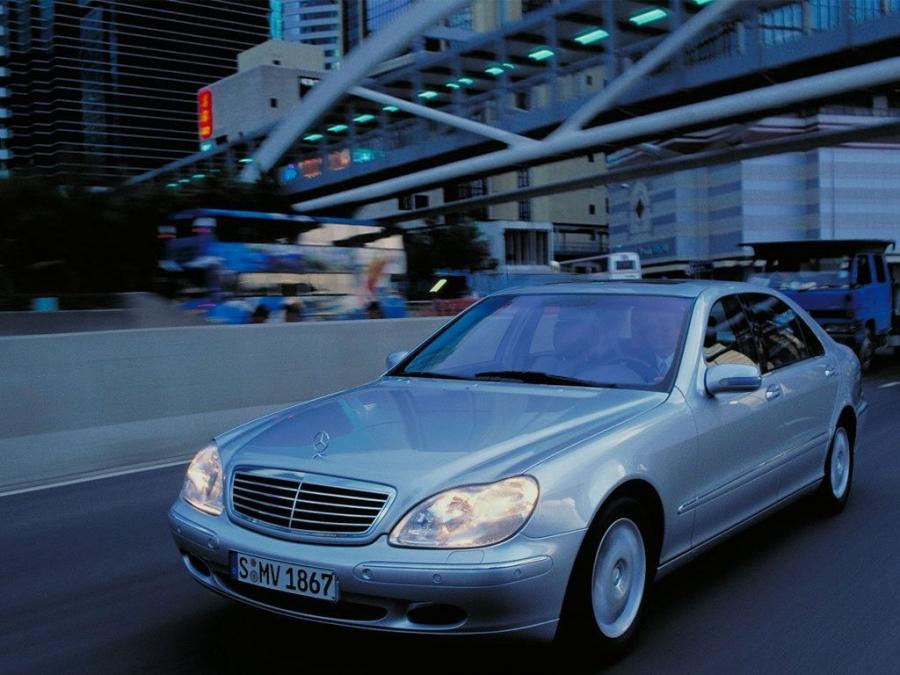  Mercedes-Benz S500 1998 года  (фото 7 из 14)